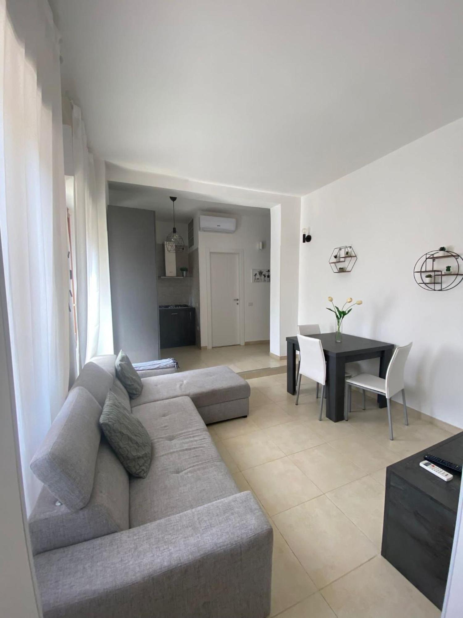 Civico 107 - Apartment With Private Parking Quartu SantʼElena Exterior foto